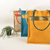 Jute gifting bag with contrast lace