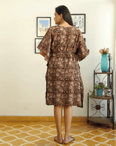 Short kaftan in maroon kalamkari cotton - back