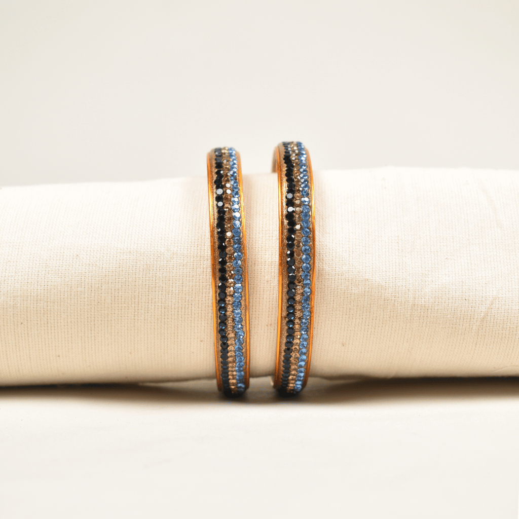 Lac bangles in blue and black tones - Gold