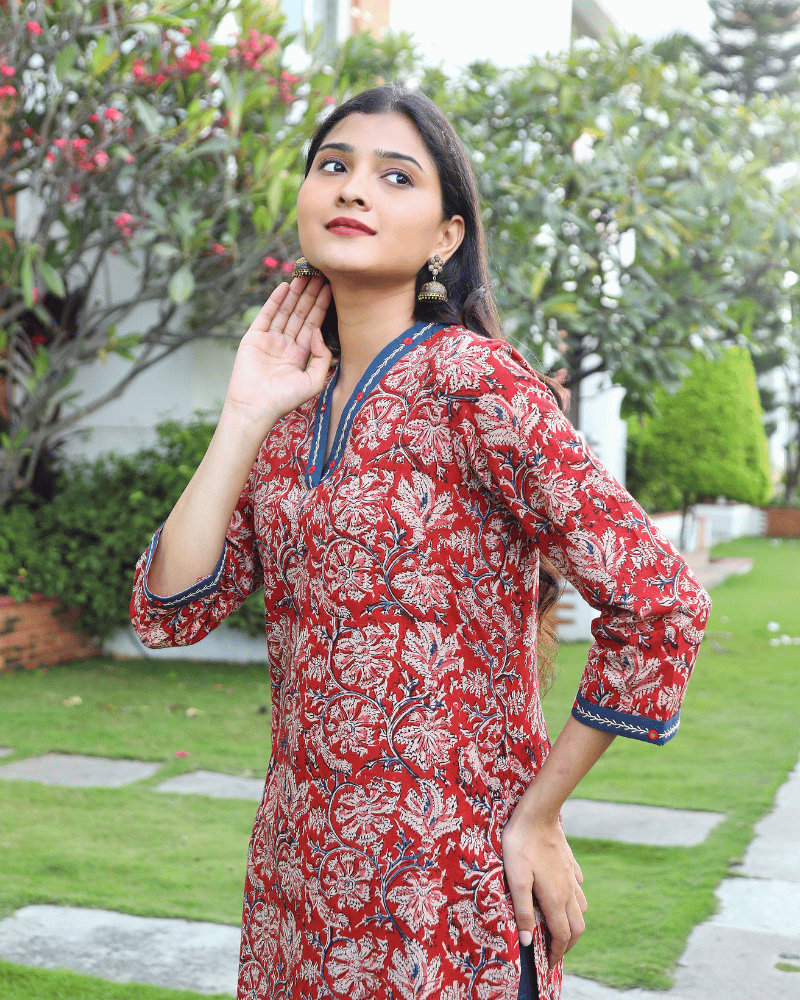 Red kalamkari overlapped V Collar kurta - embroidery