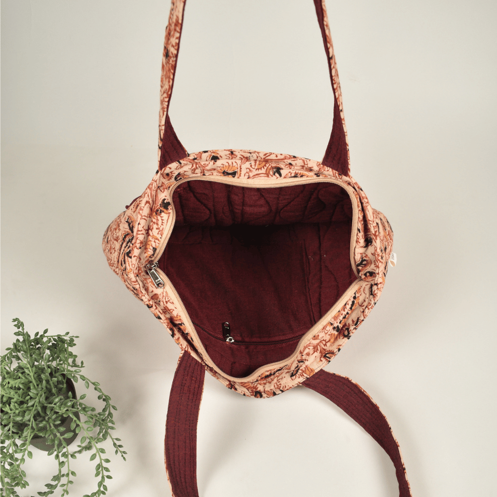 Cream kalamkari quilted flat bag - Inside