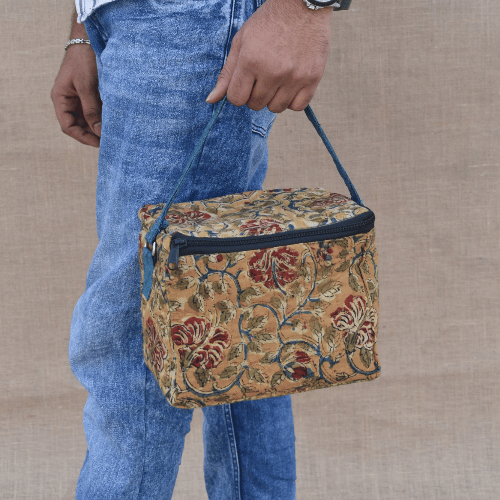 Green kalamkari lunch cum picnic bag - handle