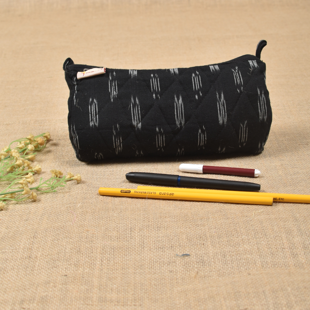 Black Ikat round quilted case