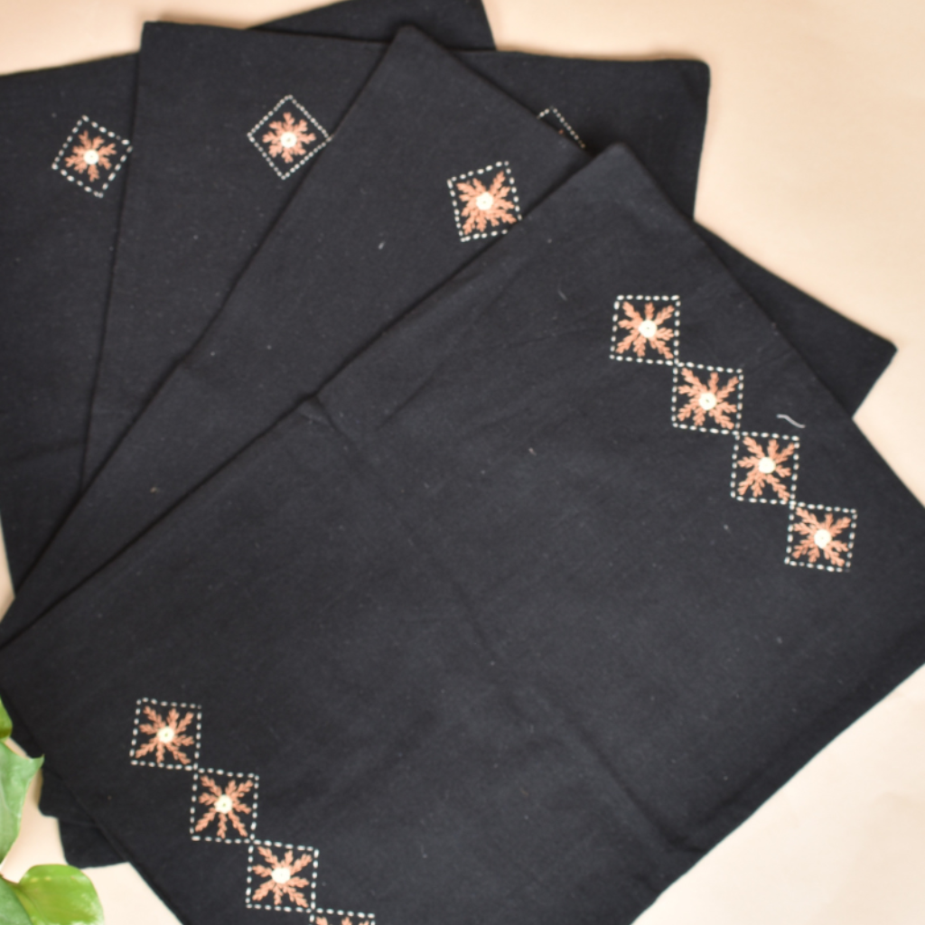 Black table mats with 8 mirror embroidery