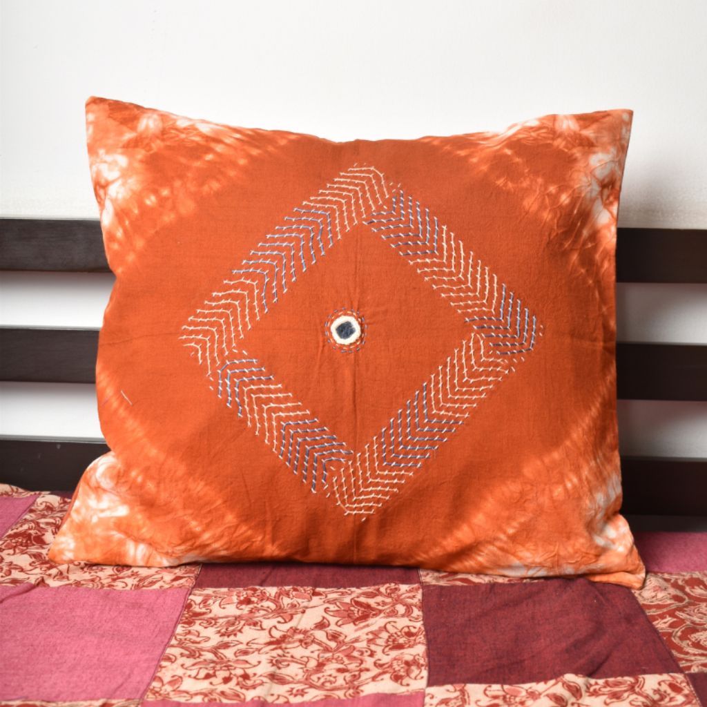 Brown tie dye cushion cover with diamond design