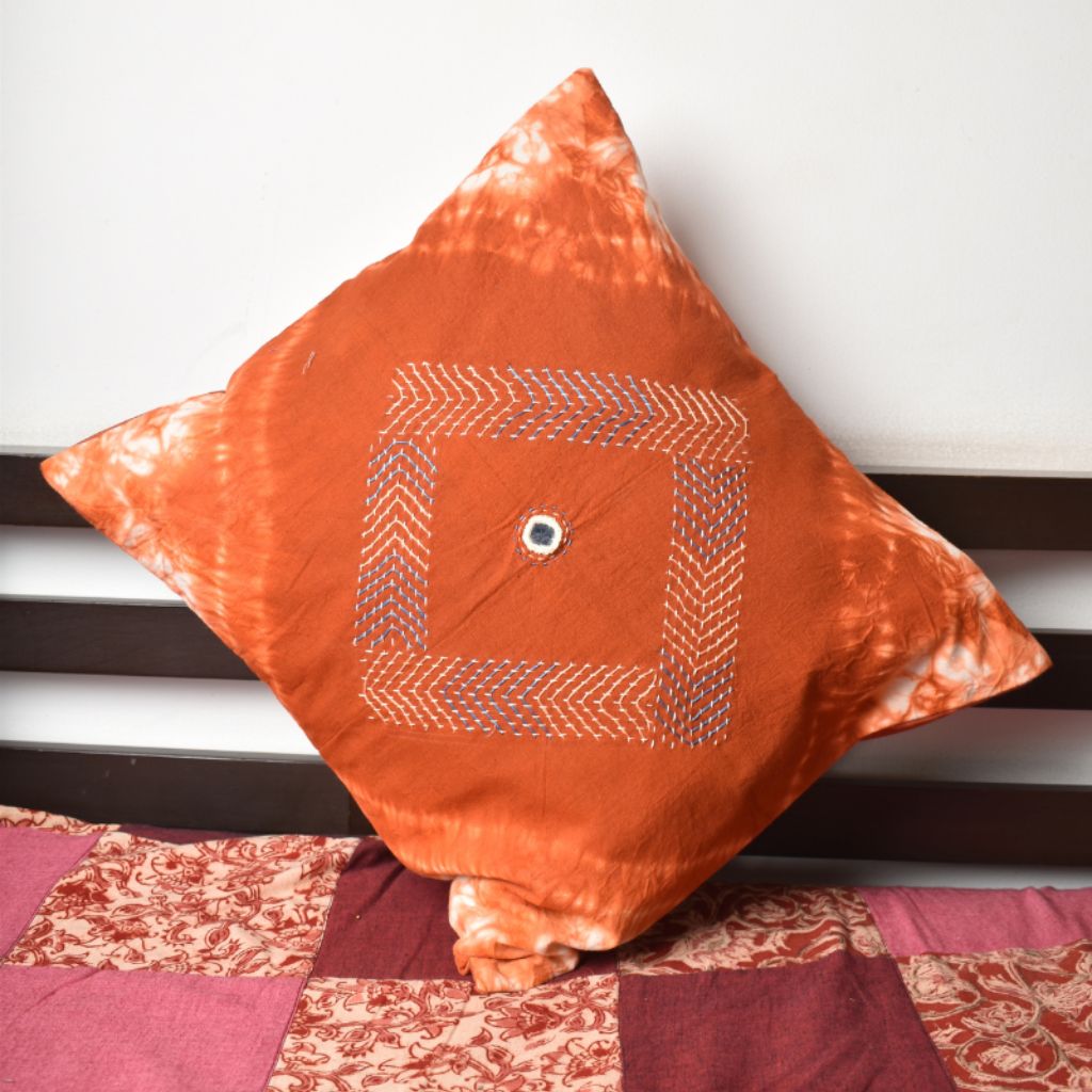 Brown tie dye cushion cover with diamond design