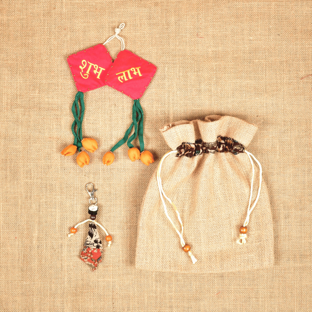 Small tambulam gift set - shubh laabh and key chain combo - gift
