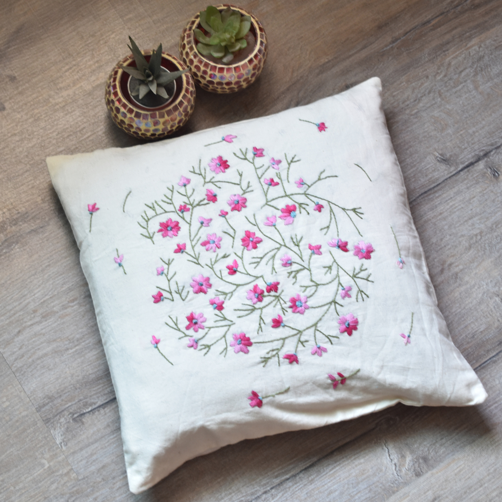 "Circle of love" pure cotton cushion cover. - white