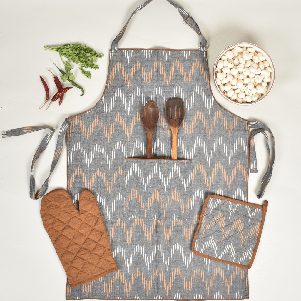 Apron, Oven Glove And Potholder Set In Grey cotton Ikat - Apron