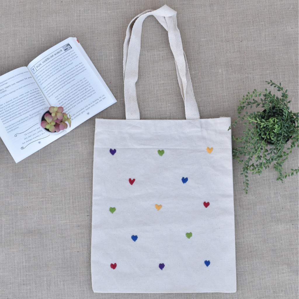 Canvas tote bag with small hearts embroidery