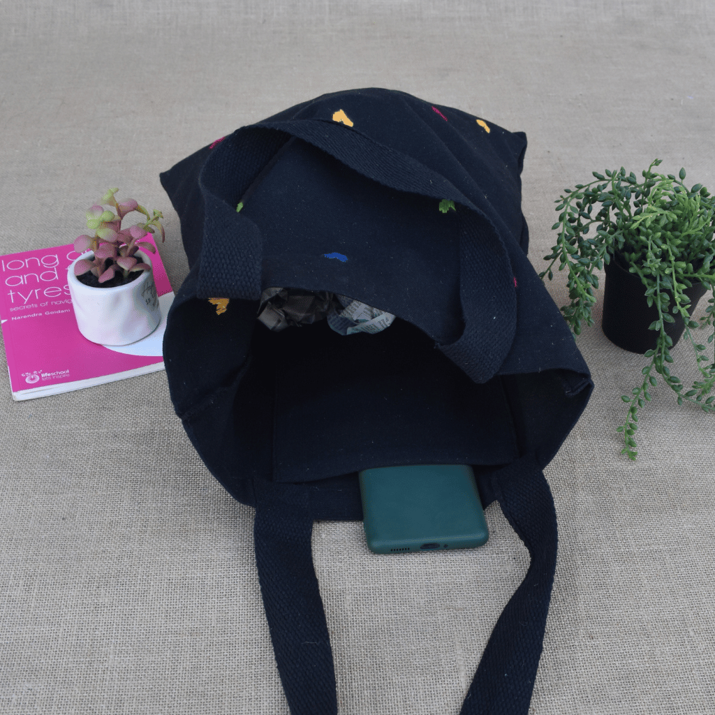 Black canvas tote bag - hearts embroidery - inside