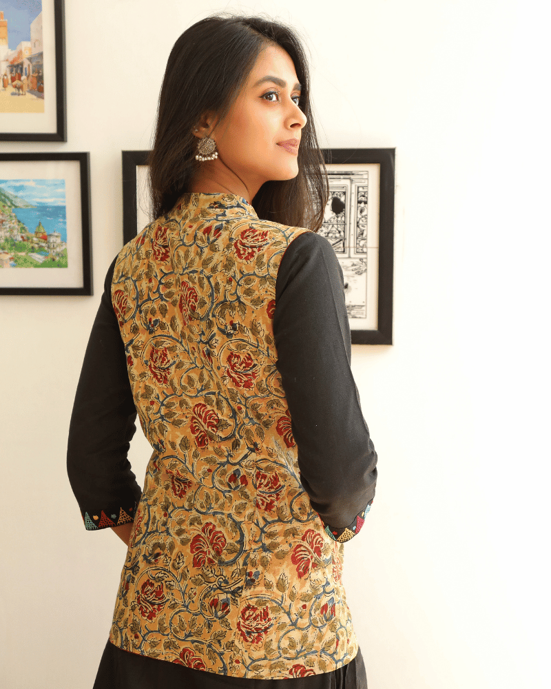Reversible nehru jacket in yellow kalamkari - back