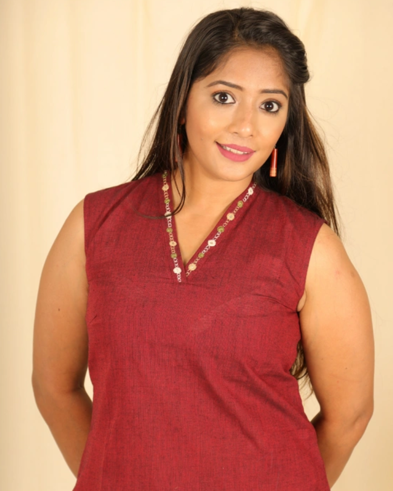 Maroon cotton short top with embroidered V neck