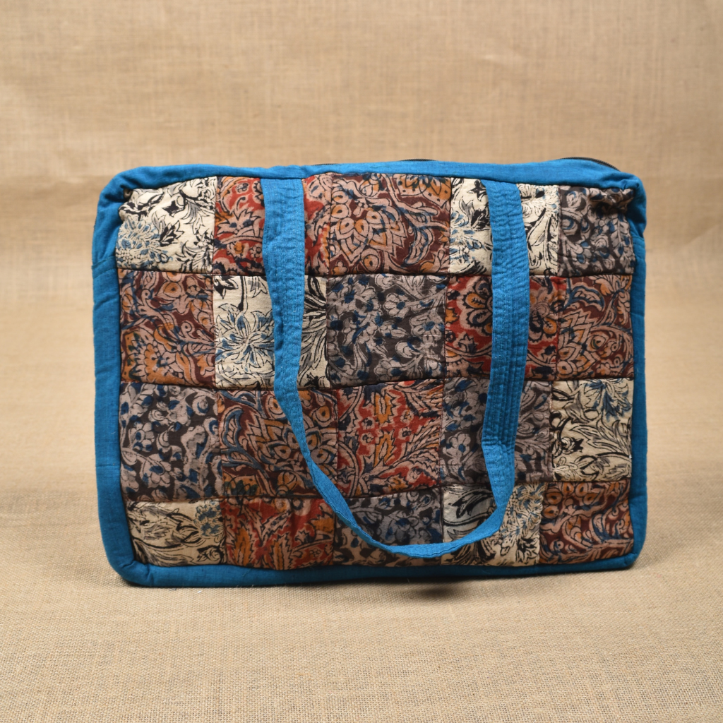 Patchwork quilted laptop bag - blue