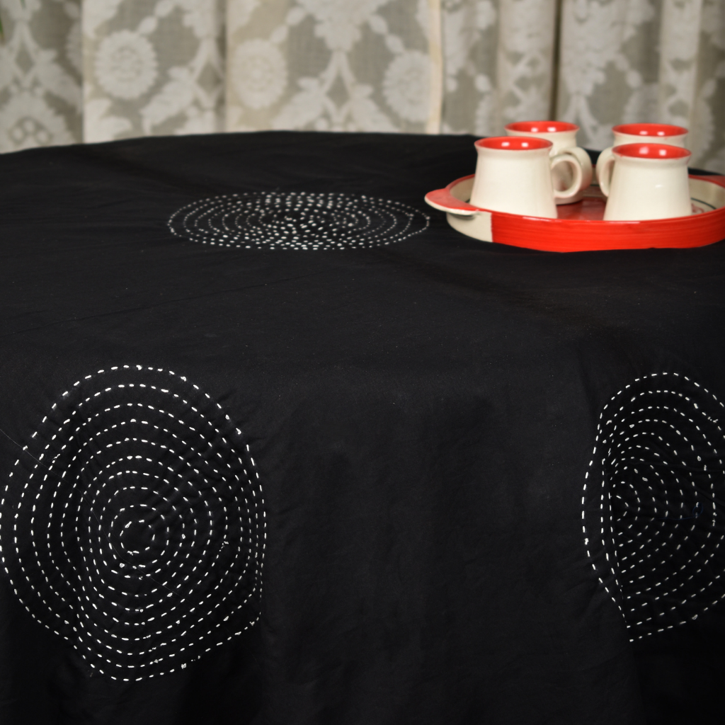 Round kalamkari patchwork and black mangalgiri reversible table cloth
