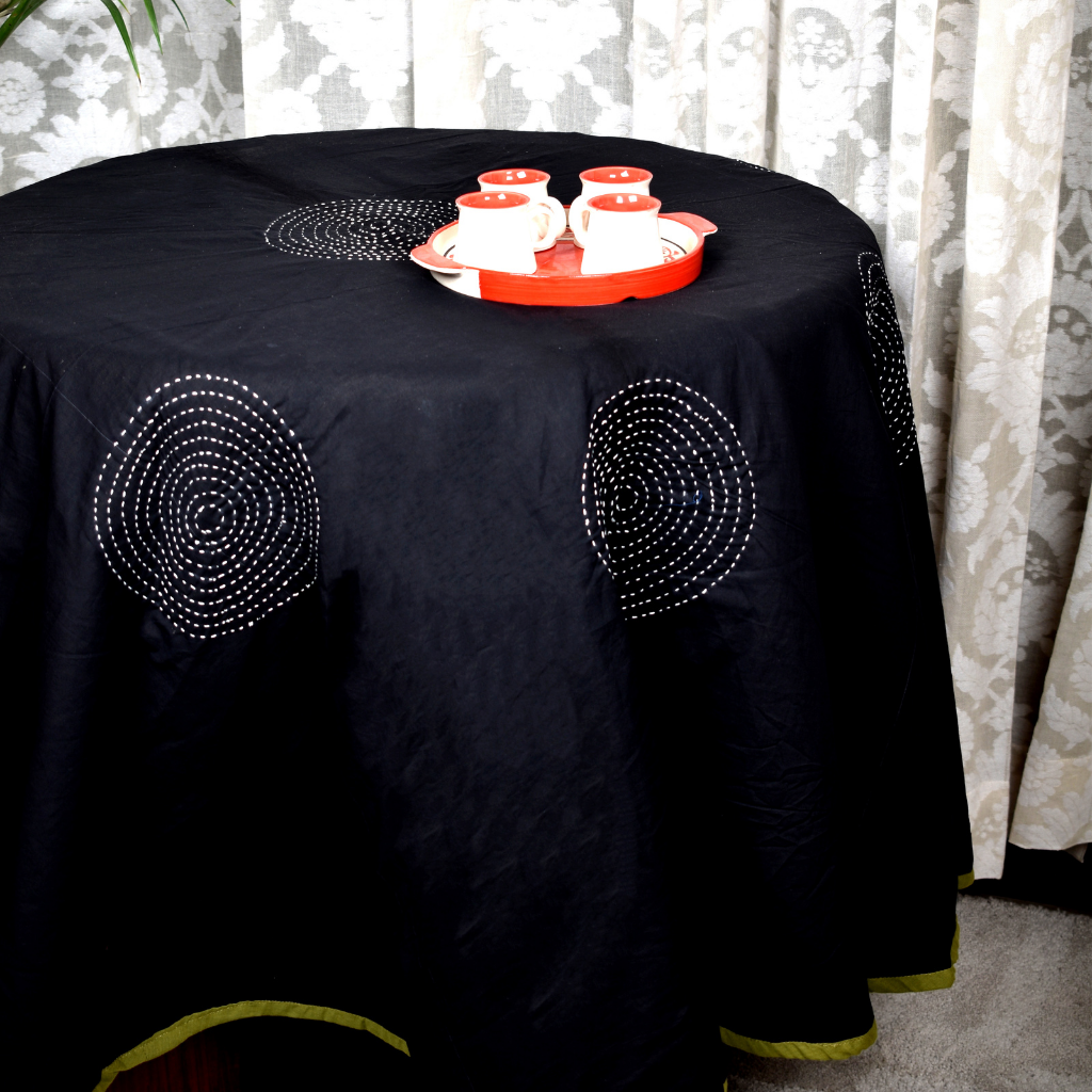 Round kalamkari patchwork and black mangalgiri reversible table cloth