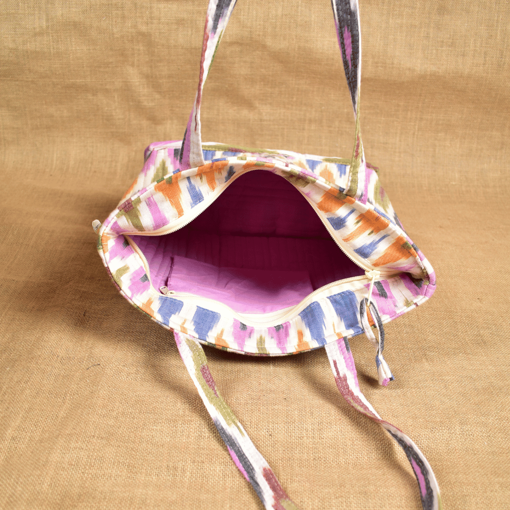  White Ikat Quilted tote bag - Inside