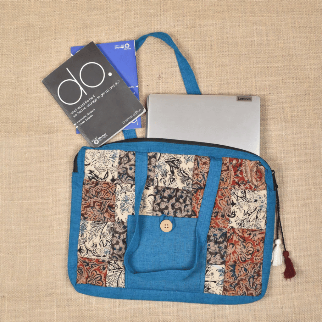 Blue cotton handbag with laptop compartment - front