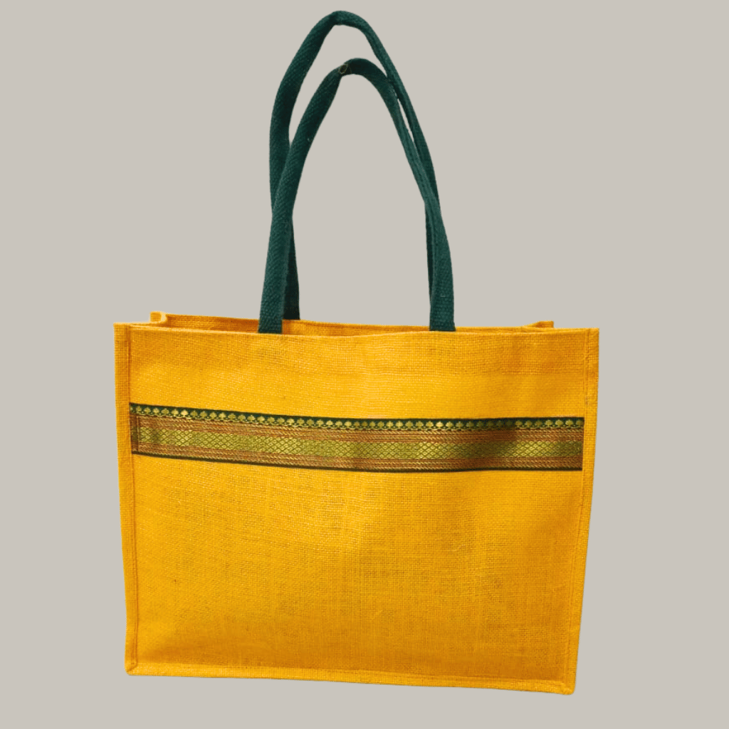 Jute bag with contrast lace