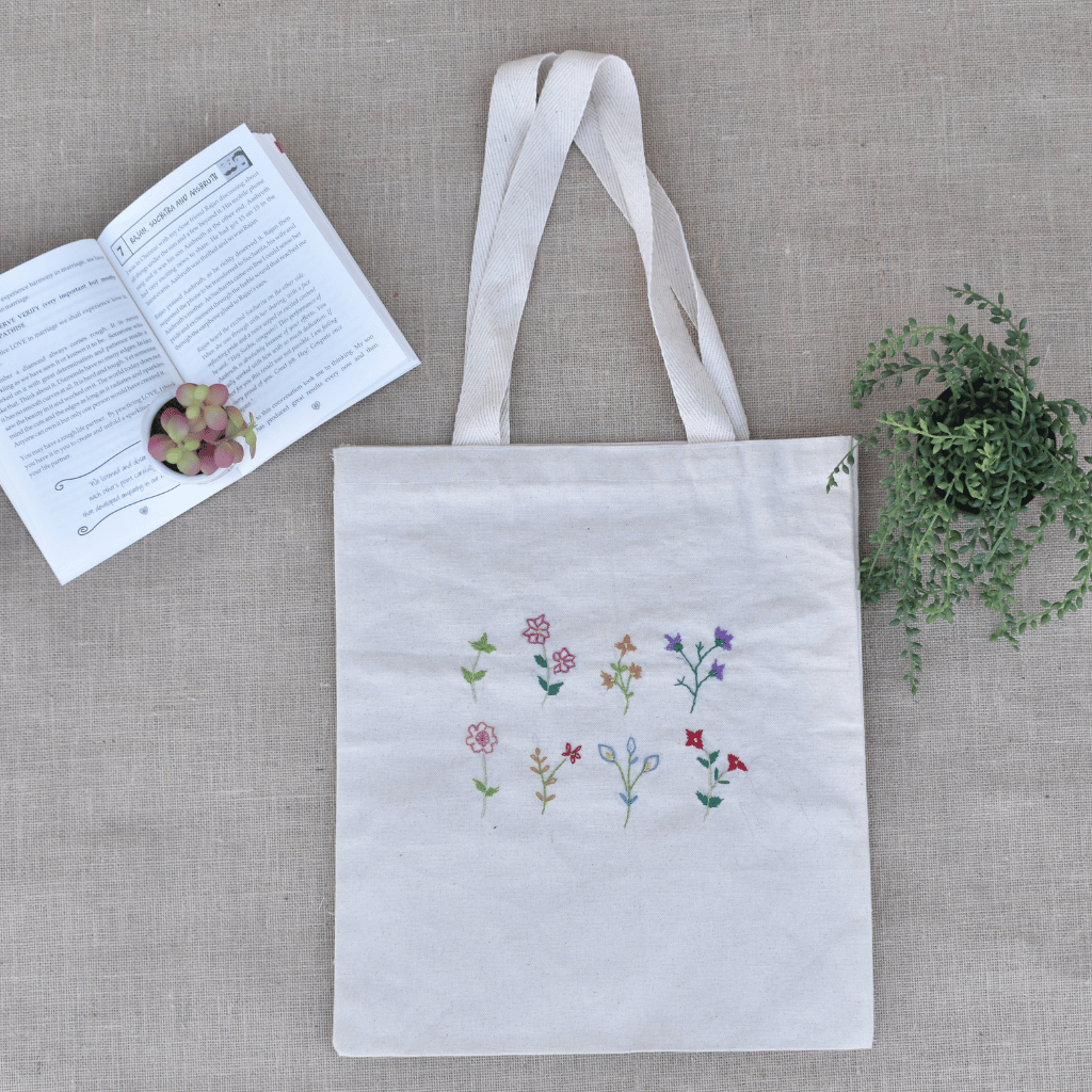 White canvas tote bag - flower embroidery - front