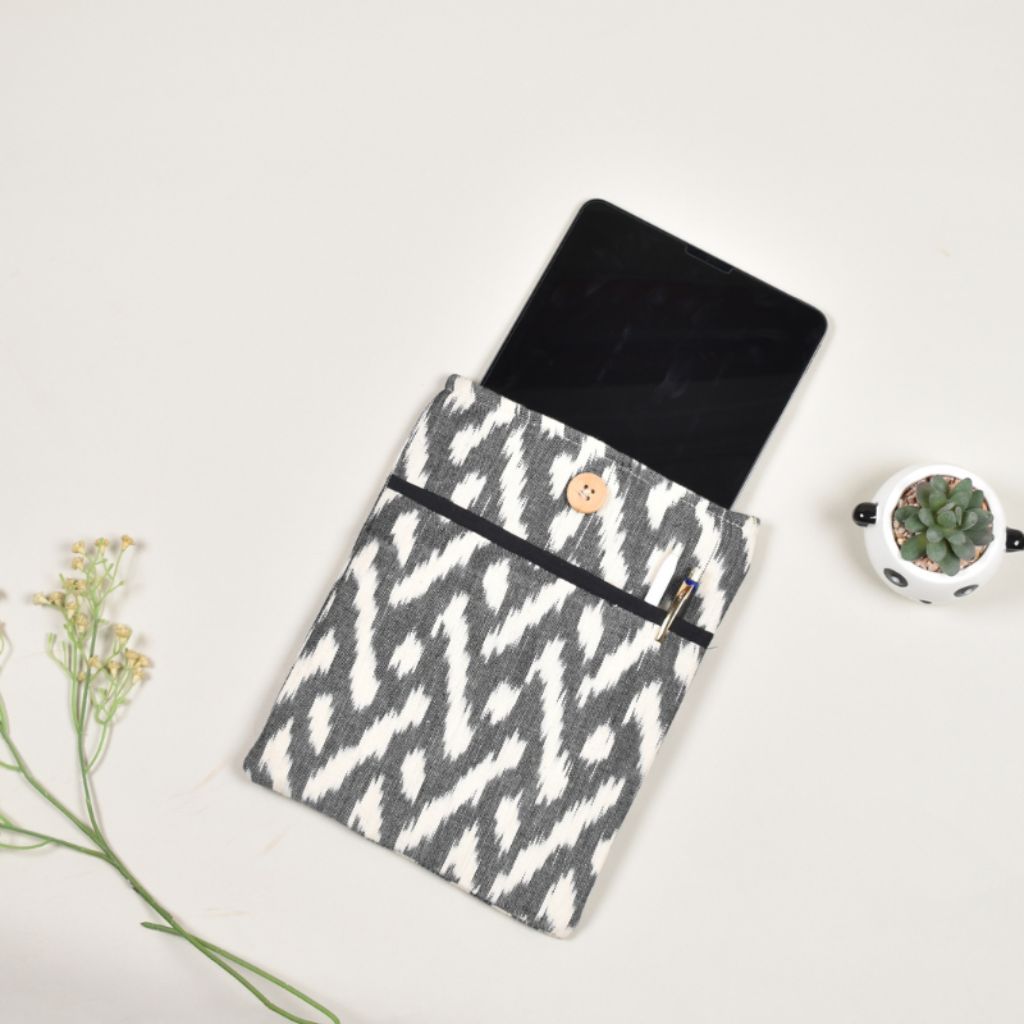 Ipad sleeve in black and white ikat cotton
