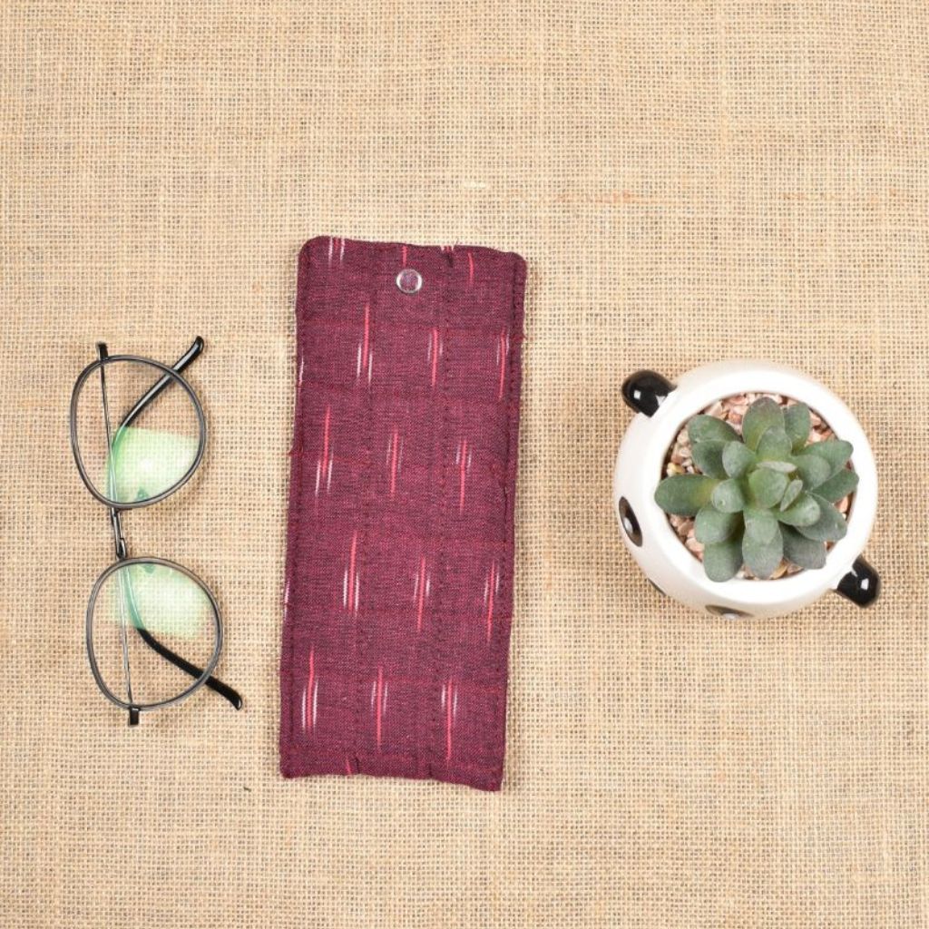Quilted spectacle case in maroon block printed cotton