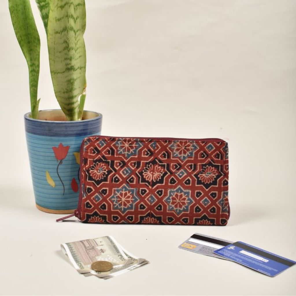 Ladies wallet under 200 sale